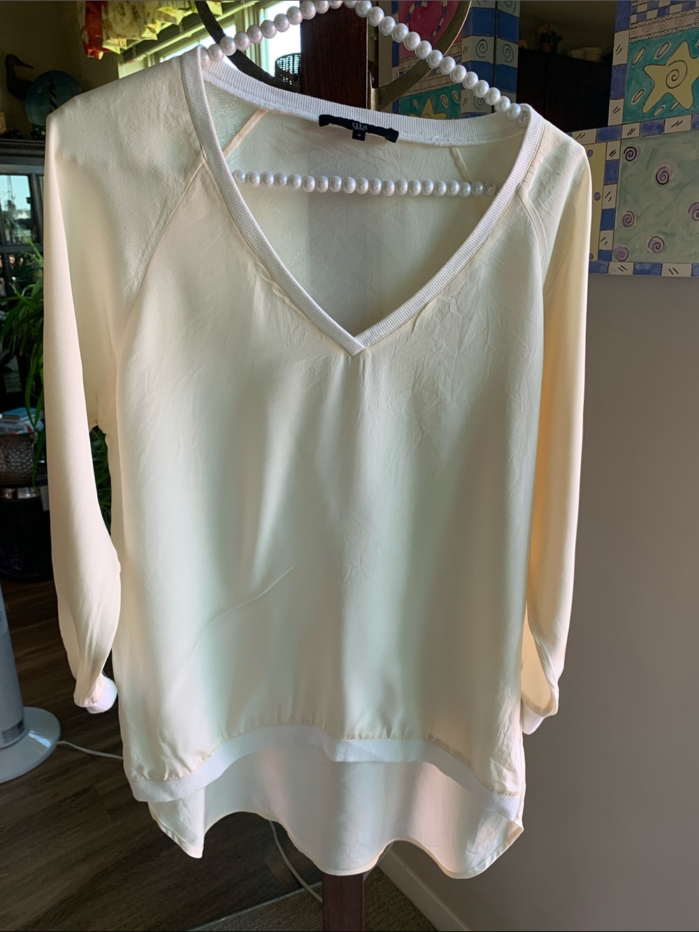 tibi 100% Silk Cream V-Neck Asymmetrical LS Blouse pullover Size 0 (Fits like M)